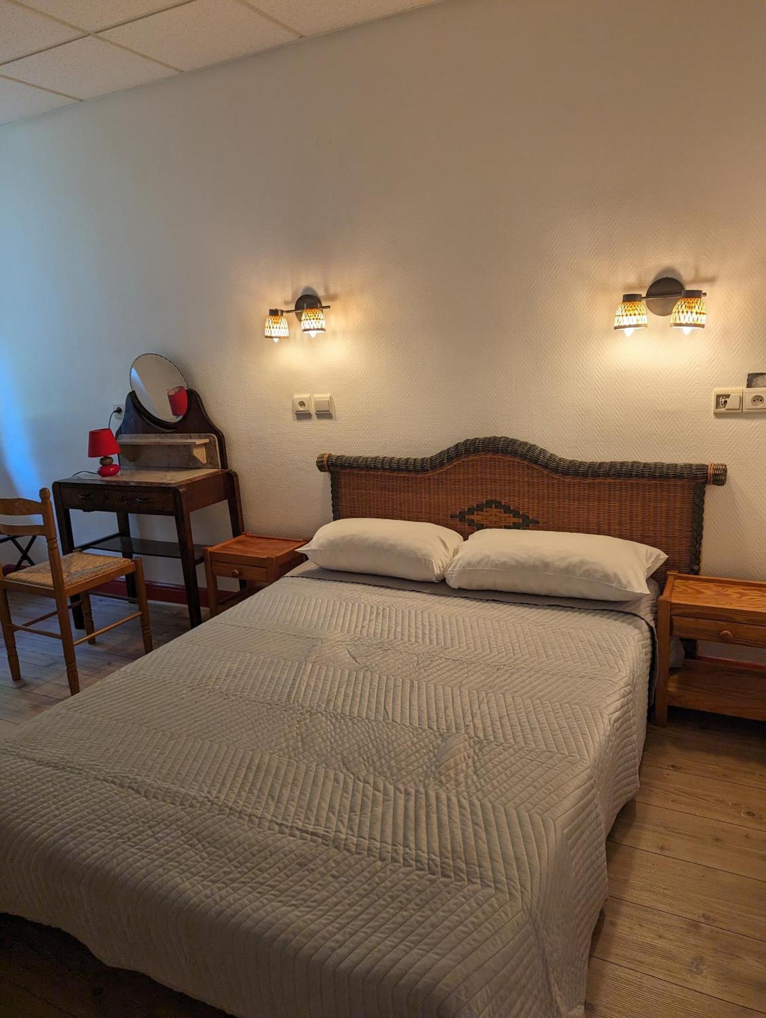 Auberge Des Pins Обена Екстериор снимка