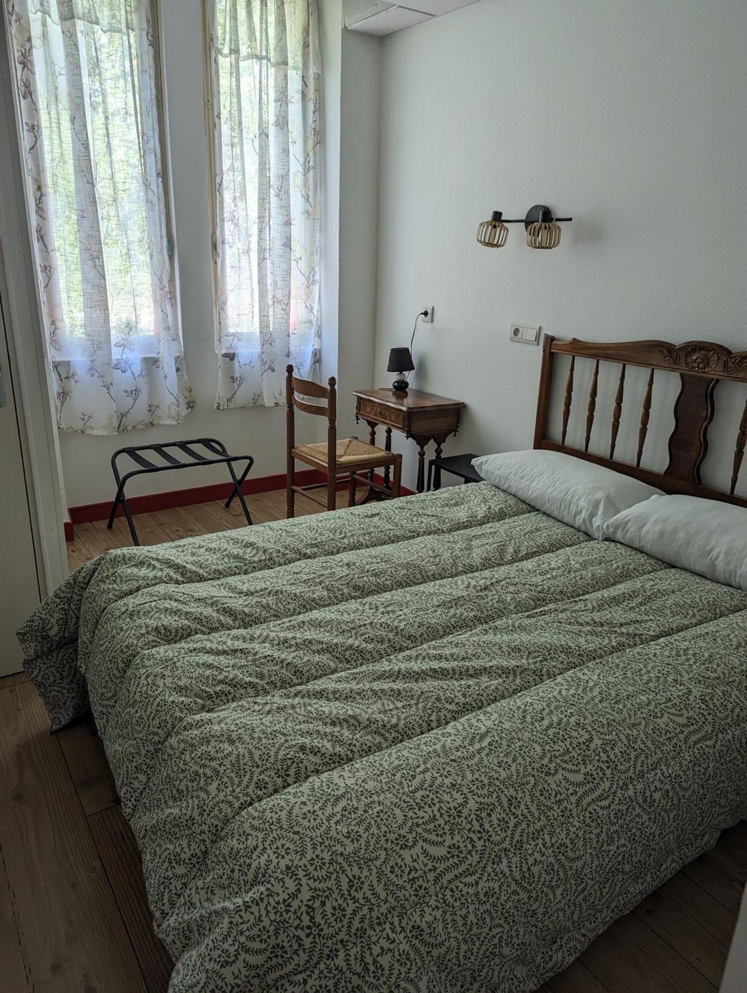 Auberge Des Pins Обена Екстериор снимка