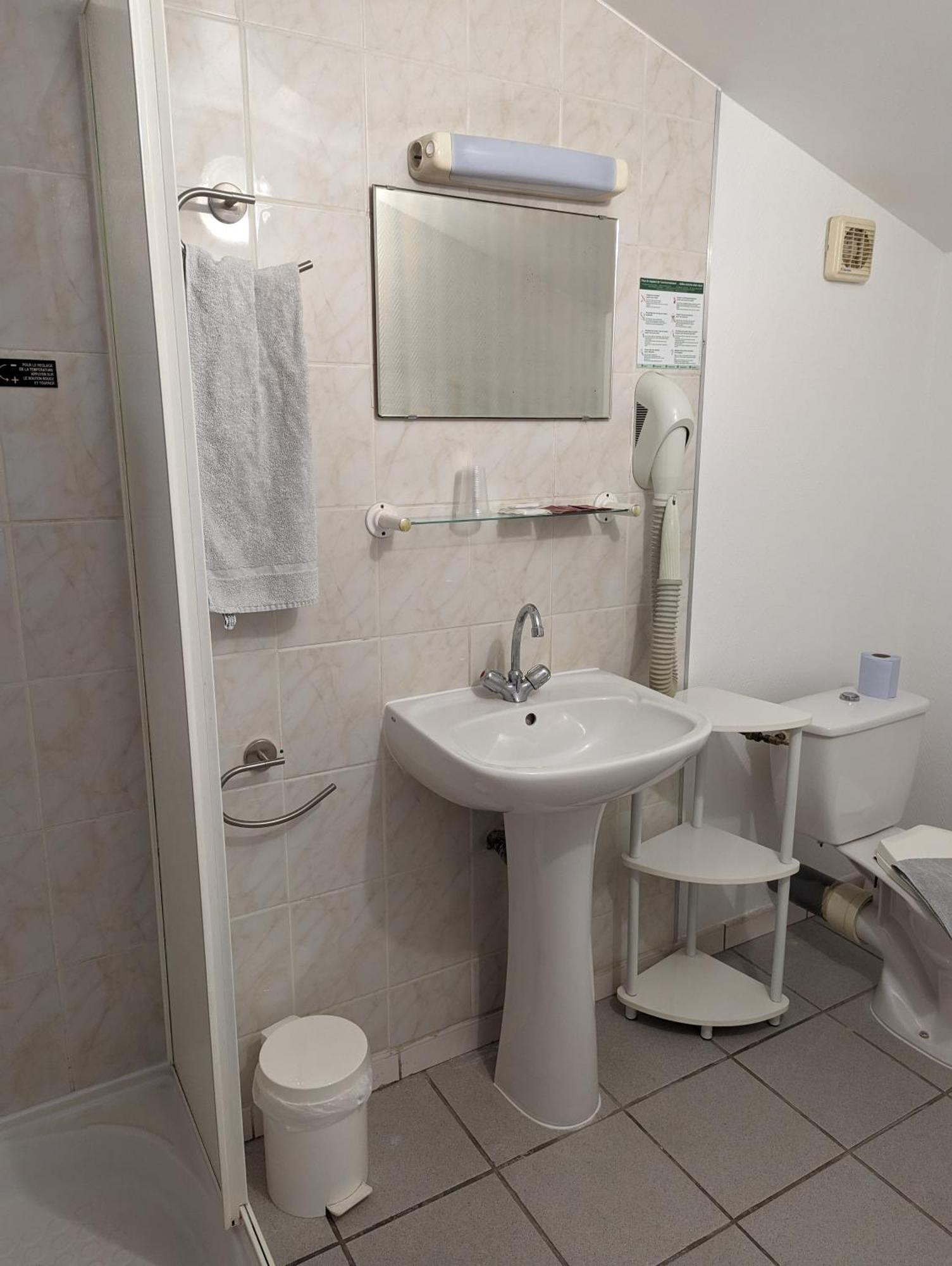Auberge Des Pins Обена Екстериор снимка