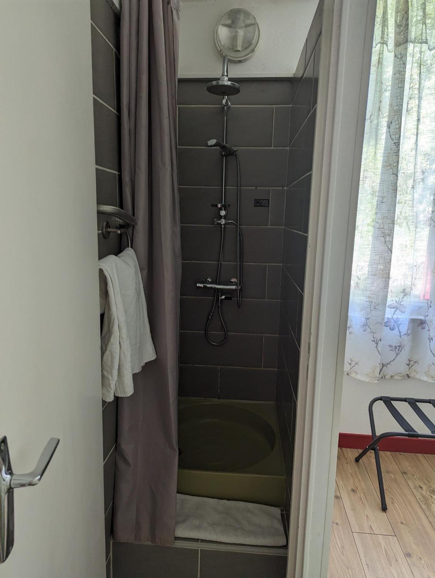 Auberge Des Pins Обена Екстериор снимка