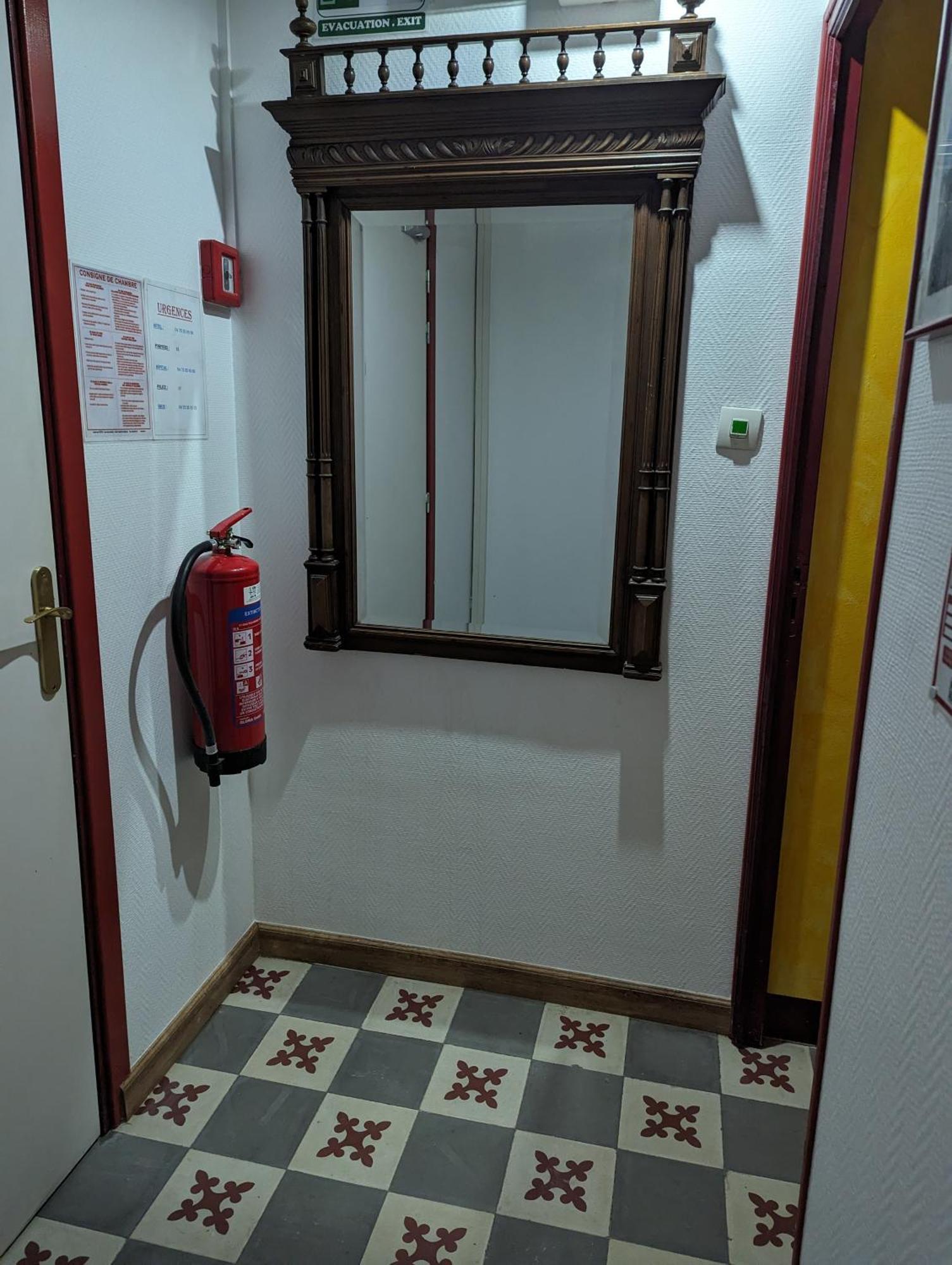 Auberge Des Pins Обена Екстериор снимка