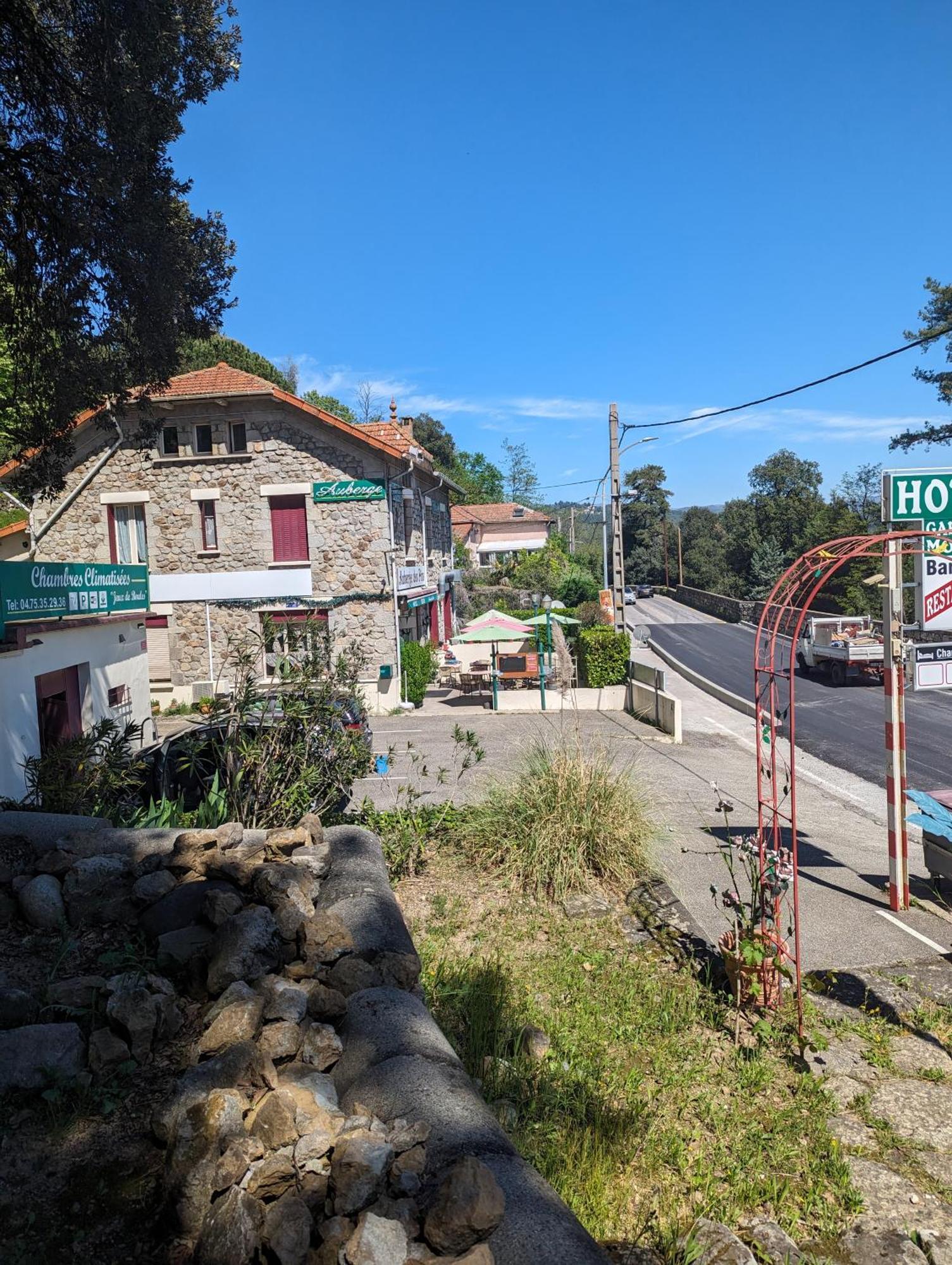 Auberge Des Pins Обена Екстериор снимка
