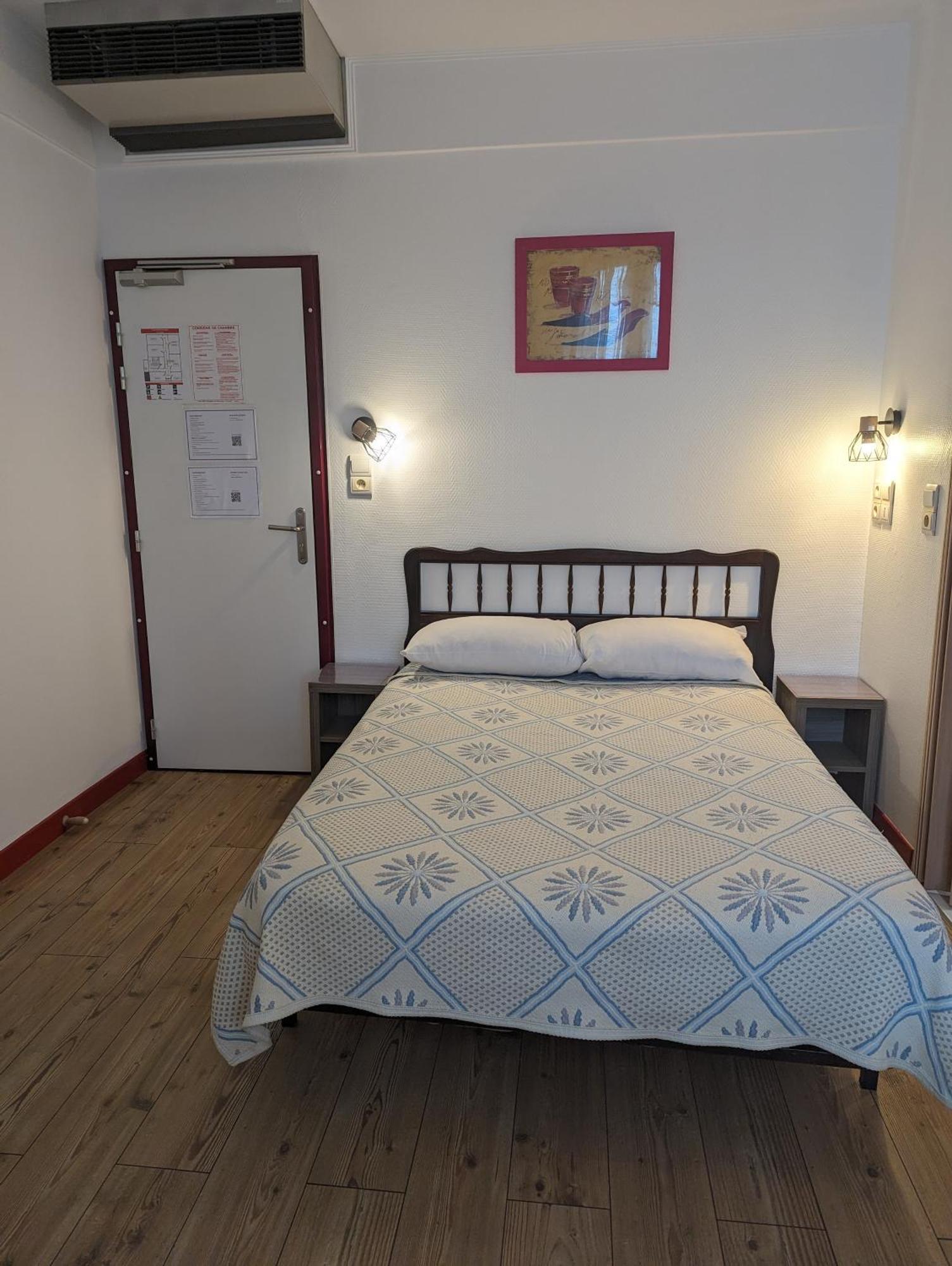 Auberge Des Pins Обена Екстериор снимка