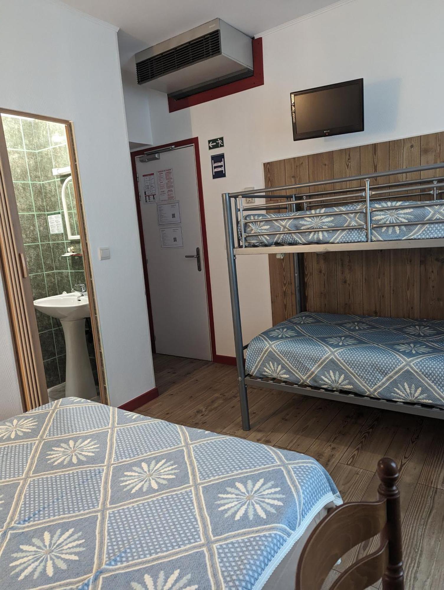 Auberge Des Pins Обена Екстериор снимка