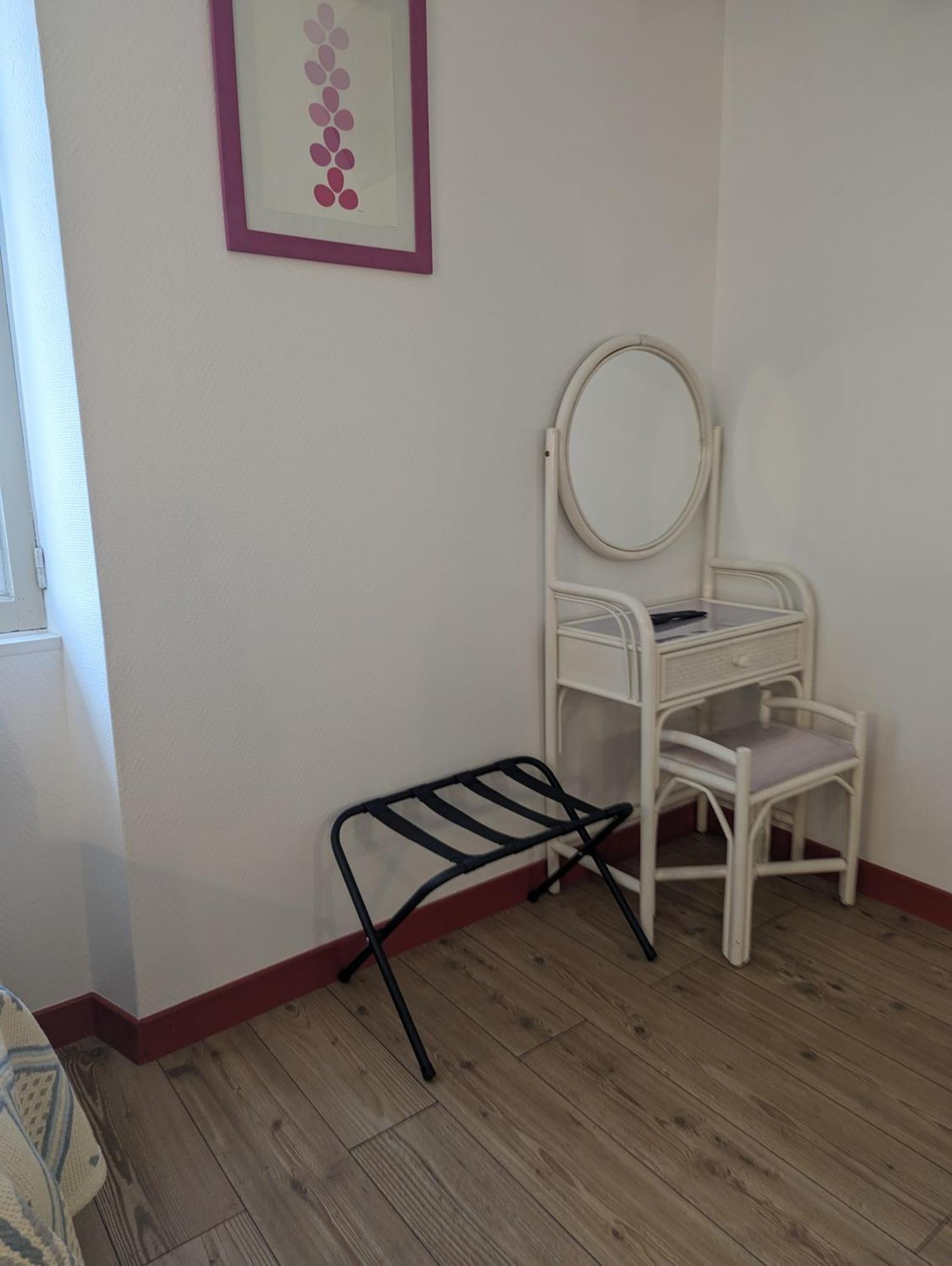 Auberge Des Pins Обена Екстериор снимка